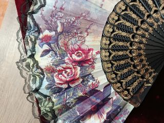 Abanico Fallera Floral Encaje Negro Dorado