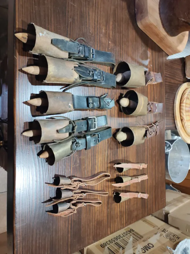 Set di 14 Antichi Sonagli (vedi tutte le foto)