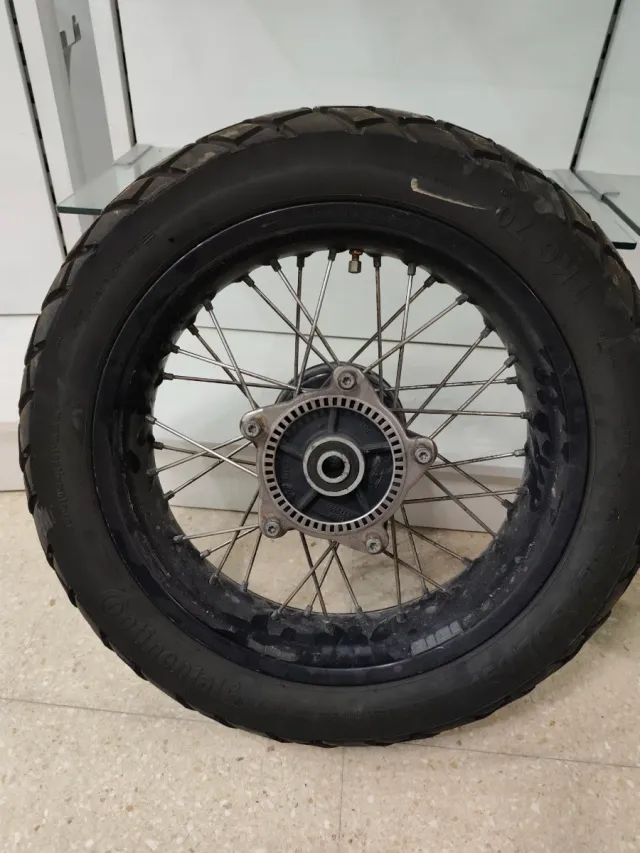 Llanta Trasera BMW F 800 GS