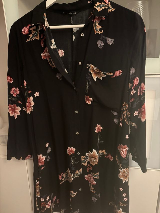 Vestido negro estampado floral