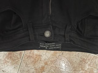 Pantalón vaquero negro