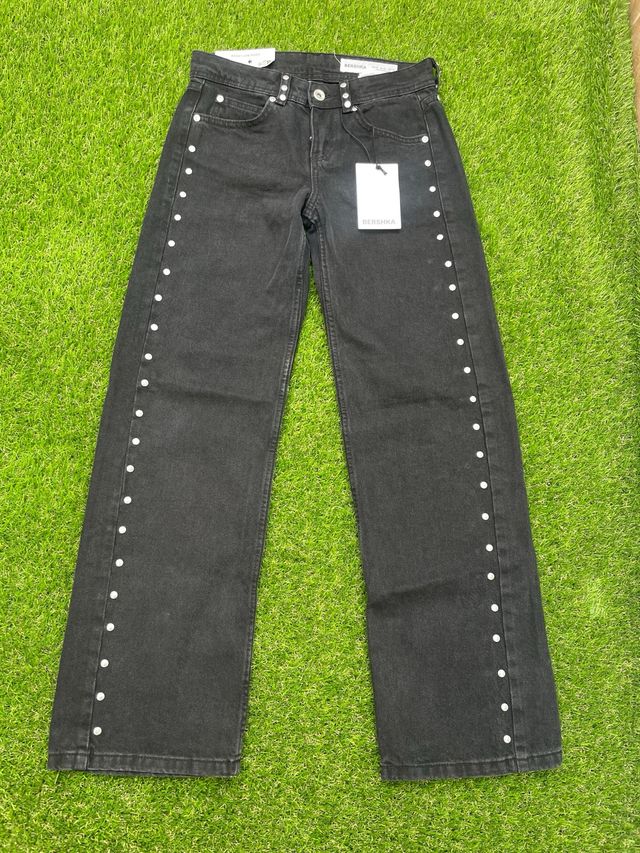 Pantalón Bershka negro con estrellas