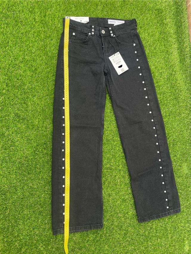 Pantalón Bershka negro con estrellas