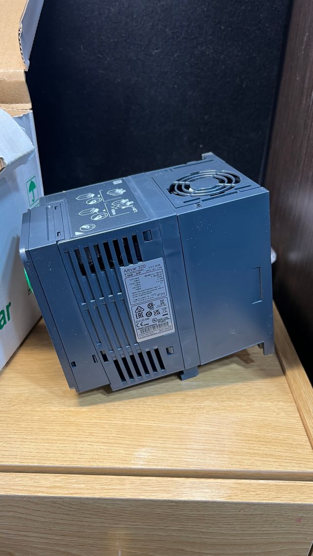 Variador Frecuencia Schneider ATV320U15N4