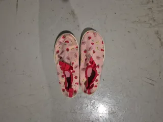 Escarpines niña playa/río estampado fresas