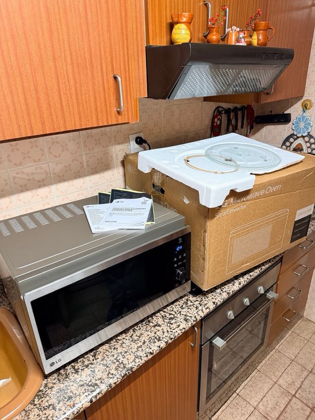 Microondas LG MJ3965ACS 4 en 1 Grill Horno