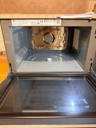 Microondas LG MJ3965ACS 4 en 1 Grill Horno