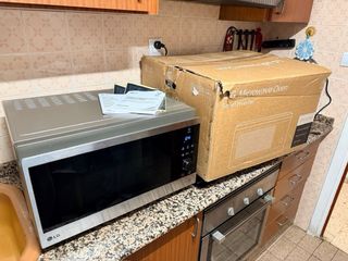 Microondas LG MJ3965ACS 4 en 1 Grill Horno