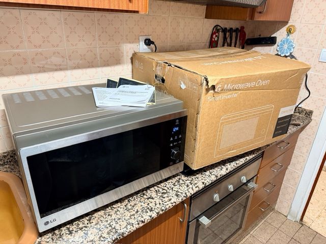 Microondas LG MJ3965ACS 4 en 1 Grill Horno