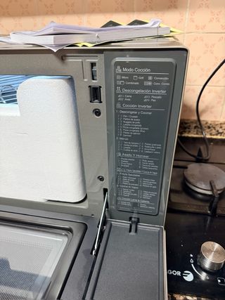 Microondas LG MJ3965ACS 4 en 1 Grill Horno