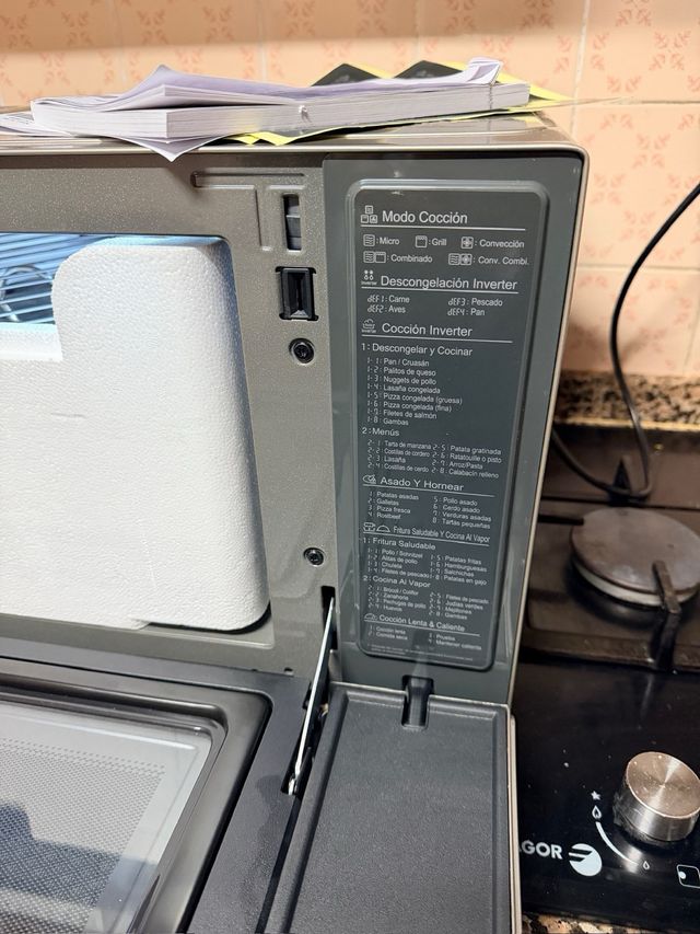 Microondas LG MJ3965ACS 4 en 1 Grill Horno