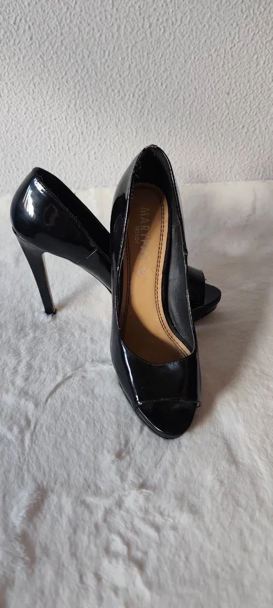 Sapatos de salto Marypaz pretos tamanho 38