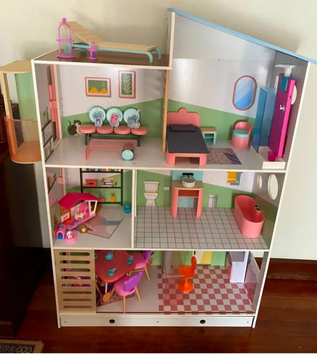 Casa de muñecas Plaitive de madera 3 plantas