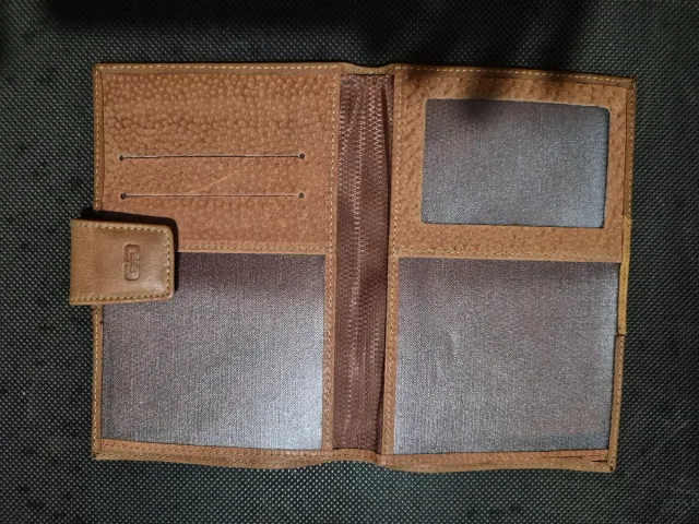 Portadocumentos piel marrón con cierre