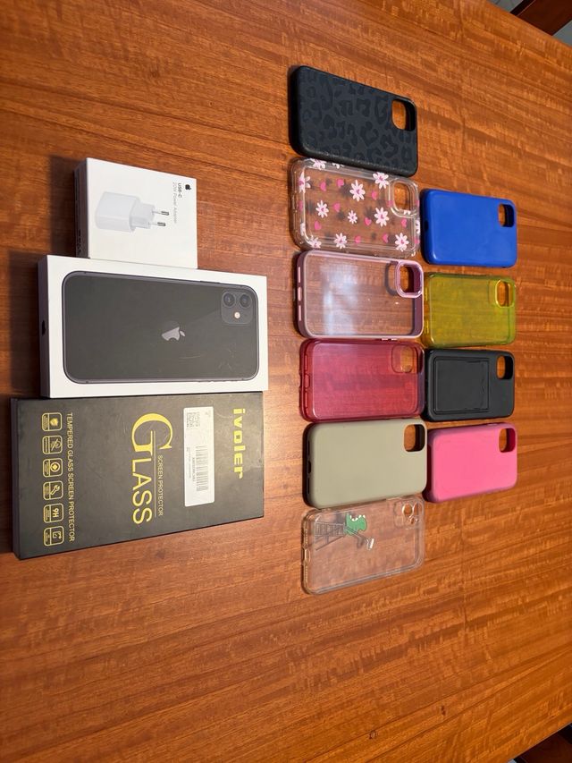 iPhone 11 128GB Negro + Cargador