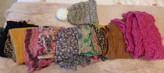 Pack 8 chales, 1 bufanda y 1 gorro.