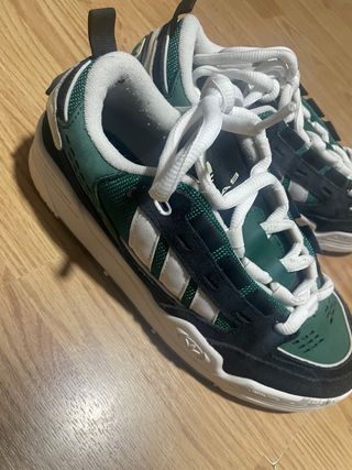 Zapatillas Adidas Negras y Verdes