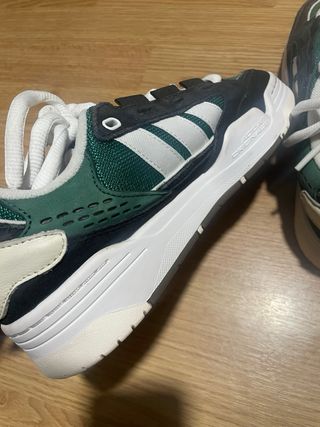 Zapatillas Adidas Negras y Verdes