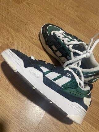 Zapatillas Adidas Negras y Verdes
