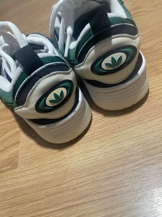Zapatillas Adidas Negras y Verdes