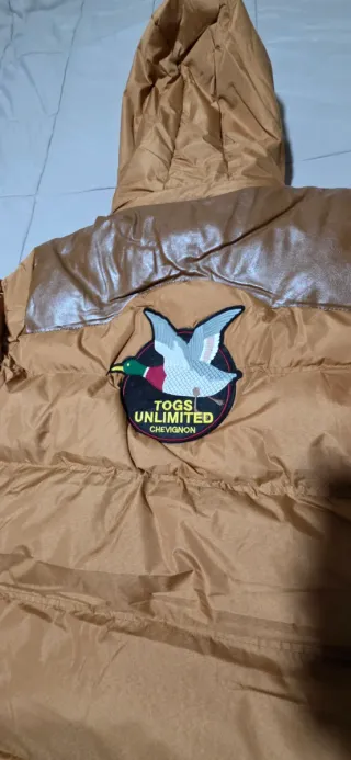 Chaqueta Acolchada con Capucha Chevignon Camel.