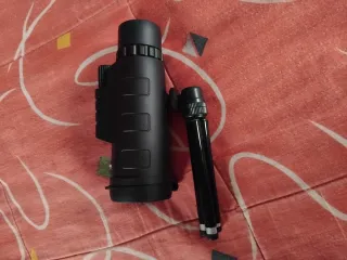 Telescopio monocular negro