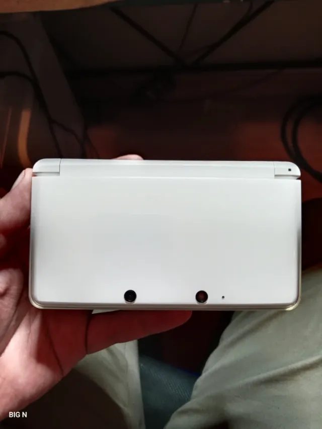 Nintendo 3DS Blanca con cargador y lápiz