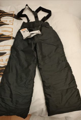Chaqueta y pantalón esquí niño 6-7 años.Nuevos.