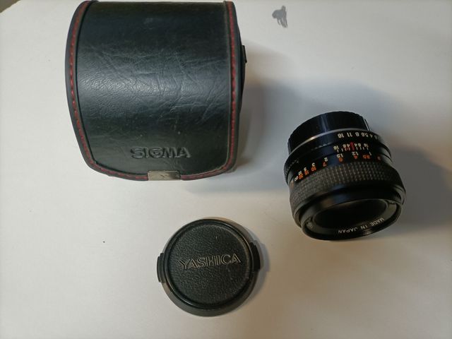 Cámara Yashica FX-D Quartz + Flash Metz
