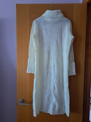 Vestido blanco cuello alto Zara