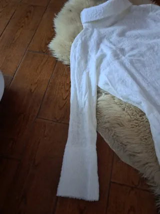 Vestido blanco cuello alto Zara