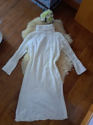 Vestido blanco cuello alto Zara