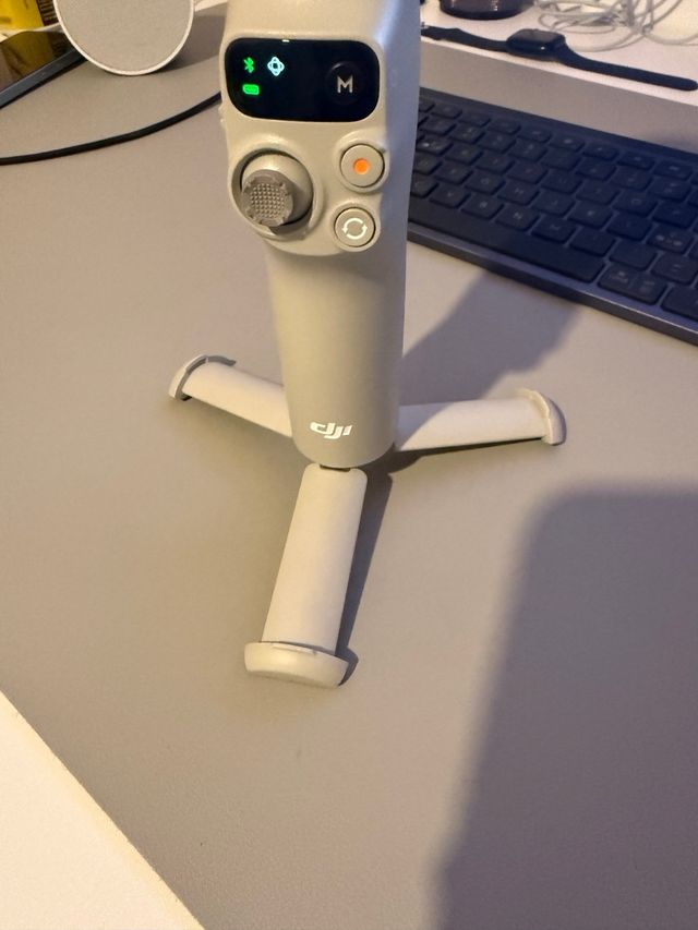 Estabilizador DJI Osmo Mobile 7 para iPhone