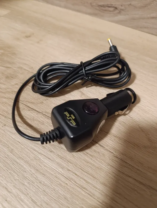 Caricatore auto per PSP