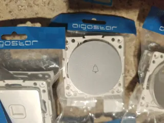 9 interruptores, cuadros y timbres de luz