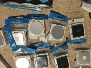 9 interruptores, cuadros y timbres de luz