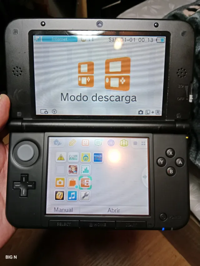 Nintendo 3DS XL+cargador y lápiz