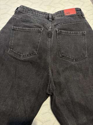 Pantalón vaquero Zara gris