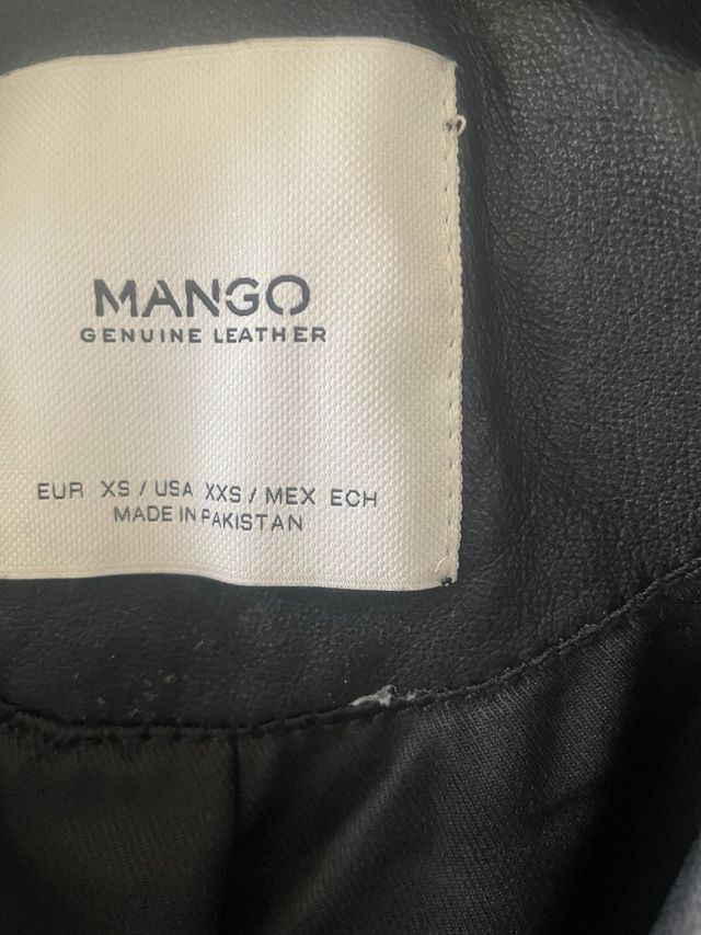Giacca in pelle nera Mango