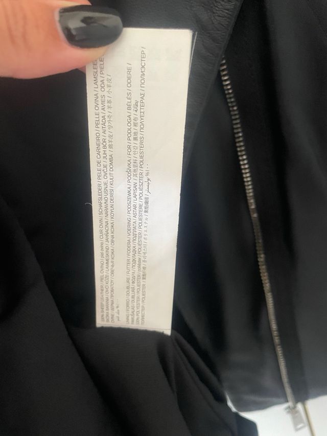 Giacca in pelle nera Mango