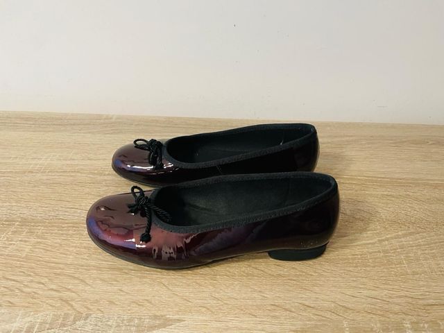 Zapatos Bailarina Charol Mujer Negro/Morado
