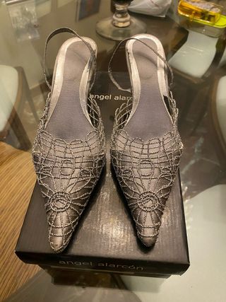 Zapatos Angel Alarcón plateados