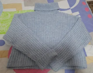 Jersey cuello alto azul