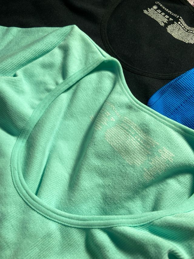 Crop Tops Deportivos Primark (Azul/Verde/Negro)