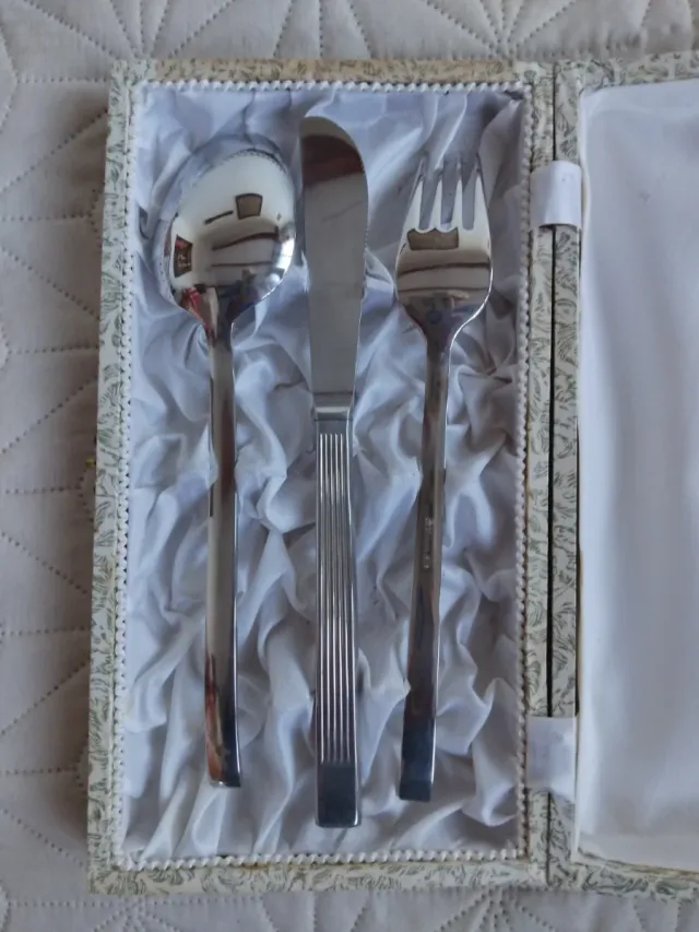 Juego cubiertos metal plateado
