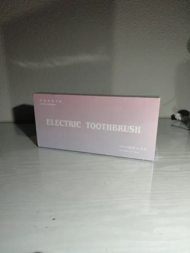 Cepillo de dientes eléctrico sin estrenar.