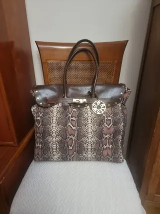 Bolso grande estampado piel serpiente sintético