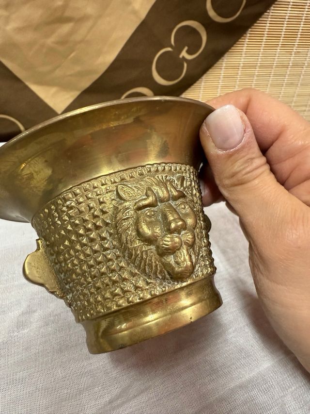 Mortero Antiguo Bronce León