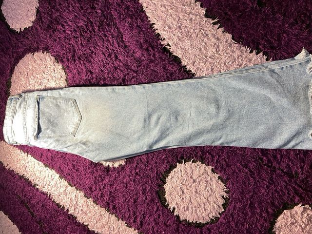 Jeans Bershka Campana Deshilachados