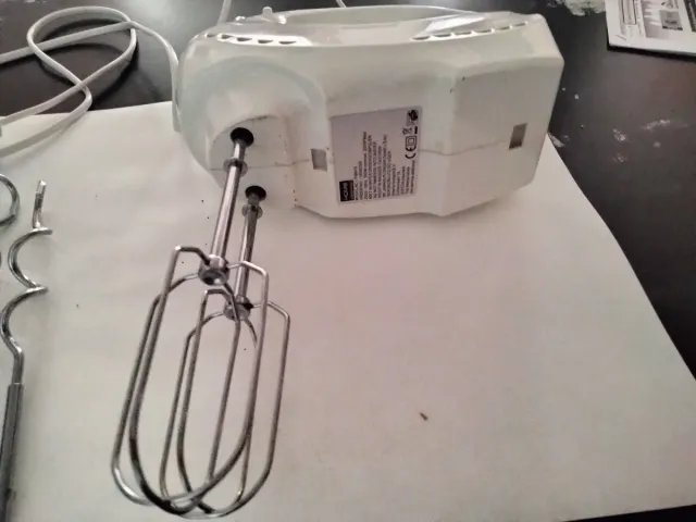 Batidora/Amasadora Eléctrica Blanca